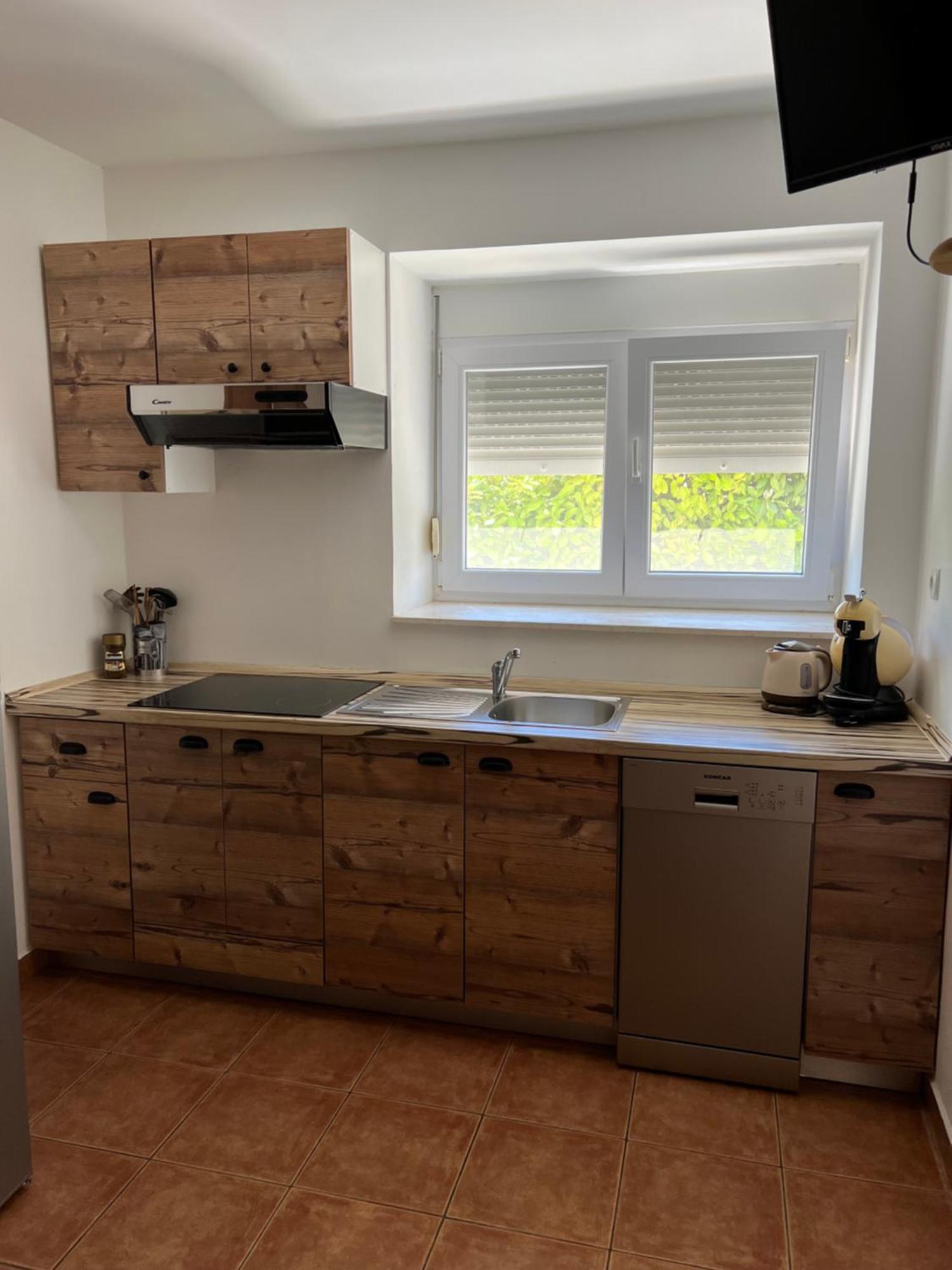 Apartmani Maksan Pakostane Luaran gambar