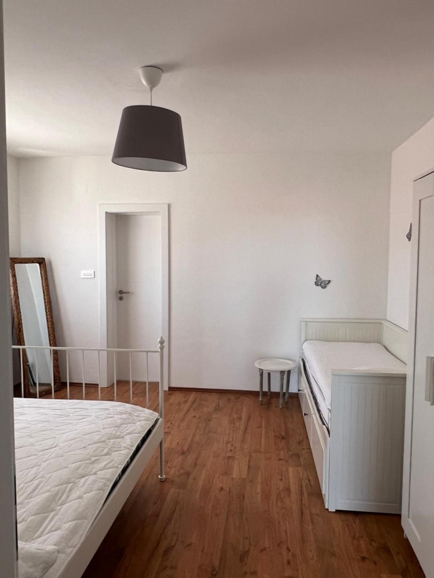 Apartmani Maksan Pakostane Luaran gambar
