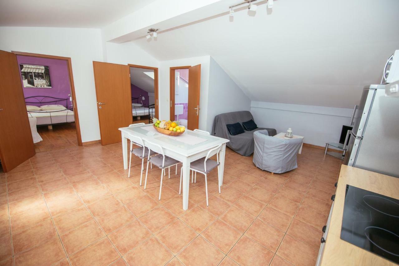 Apartmani Maksan Pakostane Luaran gambar